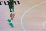 希姆斯高位策应蹦蹦跳跳~美媒：NBA现在真的已经没有走步了💀